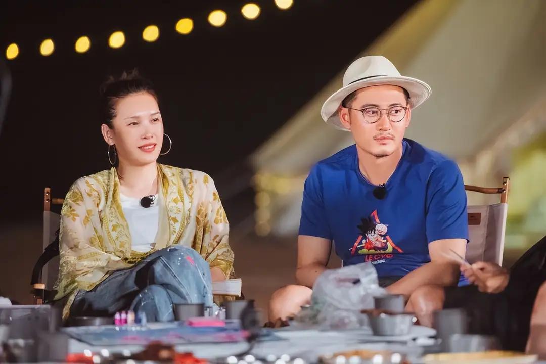 娱乐圈又有一对明星离婚了。4月2日，演员佟晨洁在某档访谈节目中，首次公开透露于