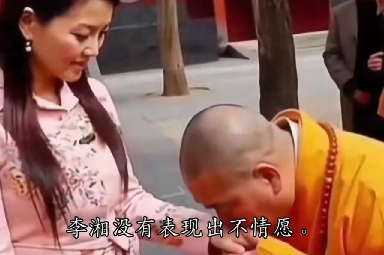 李湘突遭全平台封禁：炫富只是遮羞布？背后的瓜远比想象的大！表面上，官方给出