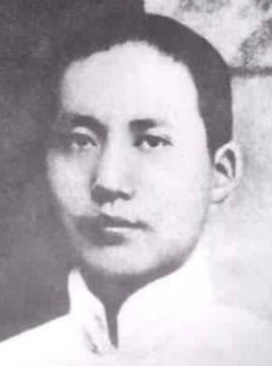 1916年，青年毛泽东跑去当了一段时间的乞丐。在他行乞过程中遇到了一个自称会算命