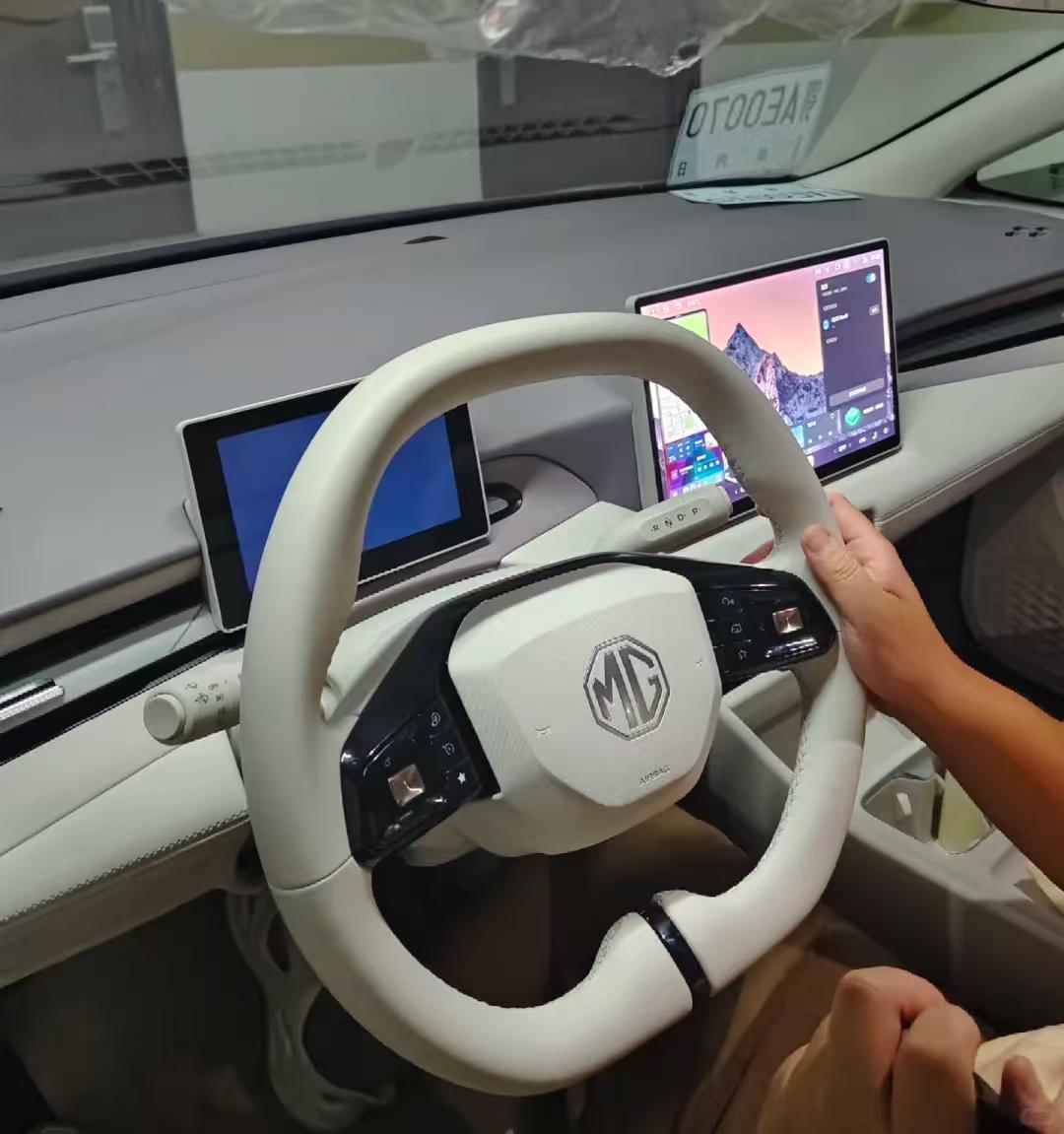 最近看到好多吹MG4踩Lafa5的，好无语。虽然还不知道Lafa5的最终价格，但