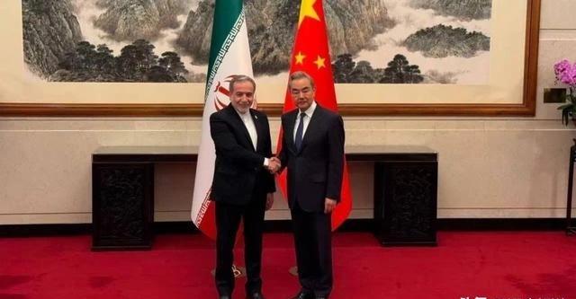 中伊谈完了！伊朗认可中国方案，临走前：王毅给伊外长提了一个醒！中东这一轮动荡