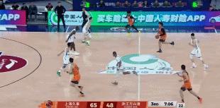 在今天上海久事主场迎战浙江方兴渡的比赛中，发生了让人大吃一惊的一幕。当时比赛进行