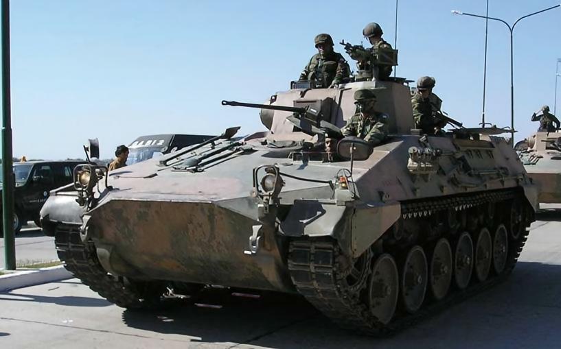 每天认识一件兵器阿根廷VCTP步兵战车VCTP步兵战车是德国蒂森·亨舍尔公司于