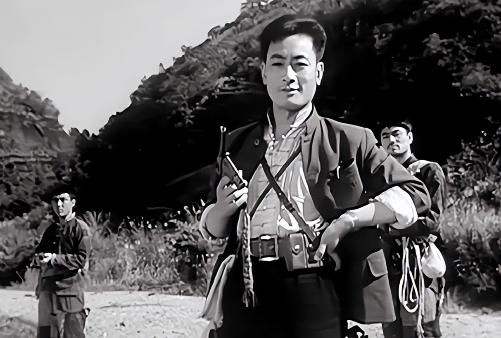 1953年正是新中国各地匪徒和特务比较猖獗的时候，为了能确保社会安定，解放军剿匪