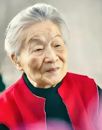 杨绛先生说：“余生，尽量去靠近盼你好的人好的关系，贵在本心，赢在真诚。”