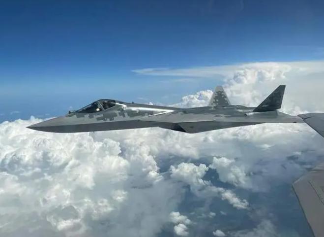 连夜官宣“空战首杀”，转头却被印度“退货”！苏-57到底“翻车”在哪？据外媒