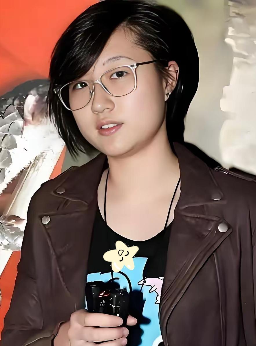 谁还说吴卓林靠爹？她的直播间爆火，根本不是成龙的光环在撑腰！