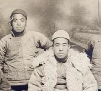 1968年，一个刑满释放的土匪齐达榜，赶车回去的路上，遇到了一位70多岁步履蹒跚