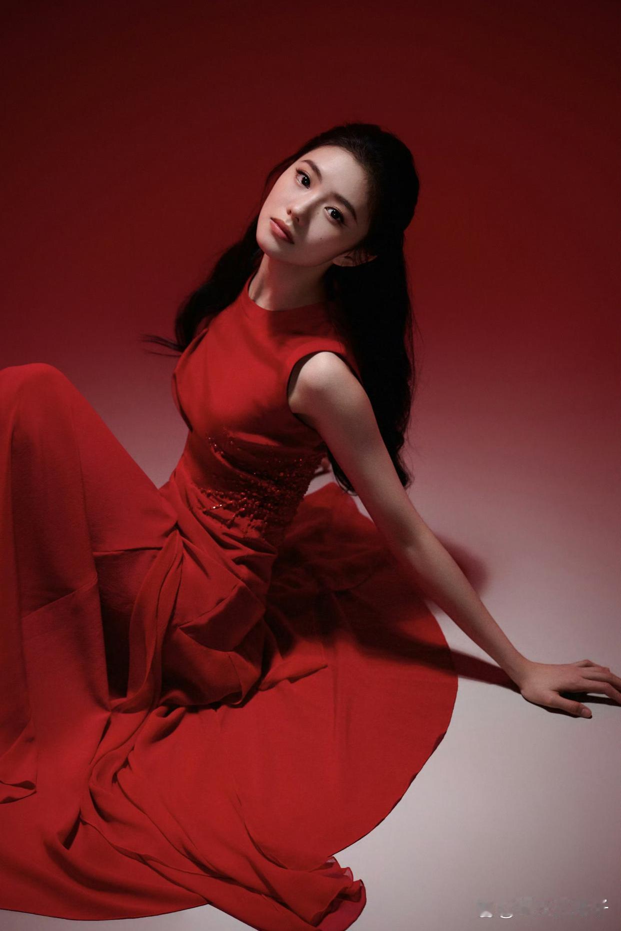1.王俊凯早就对原生家庭不抱希望了，父母超级疼爱弟弟，偶尔能联系就已经很不错了，