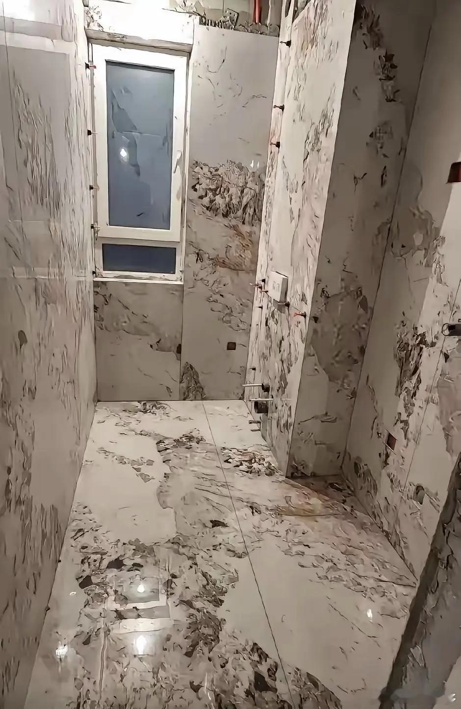 这是选错了瓷砖，还是装修师傅贴错了？