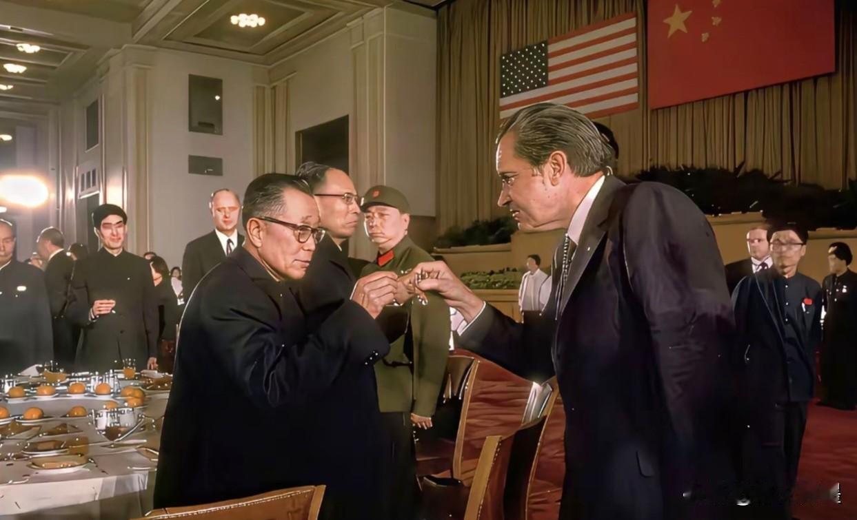 知道他有多厉害吗：美国总统尼克松都和他碰杯1972年，美国总统尼克松访华时在欢