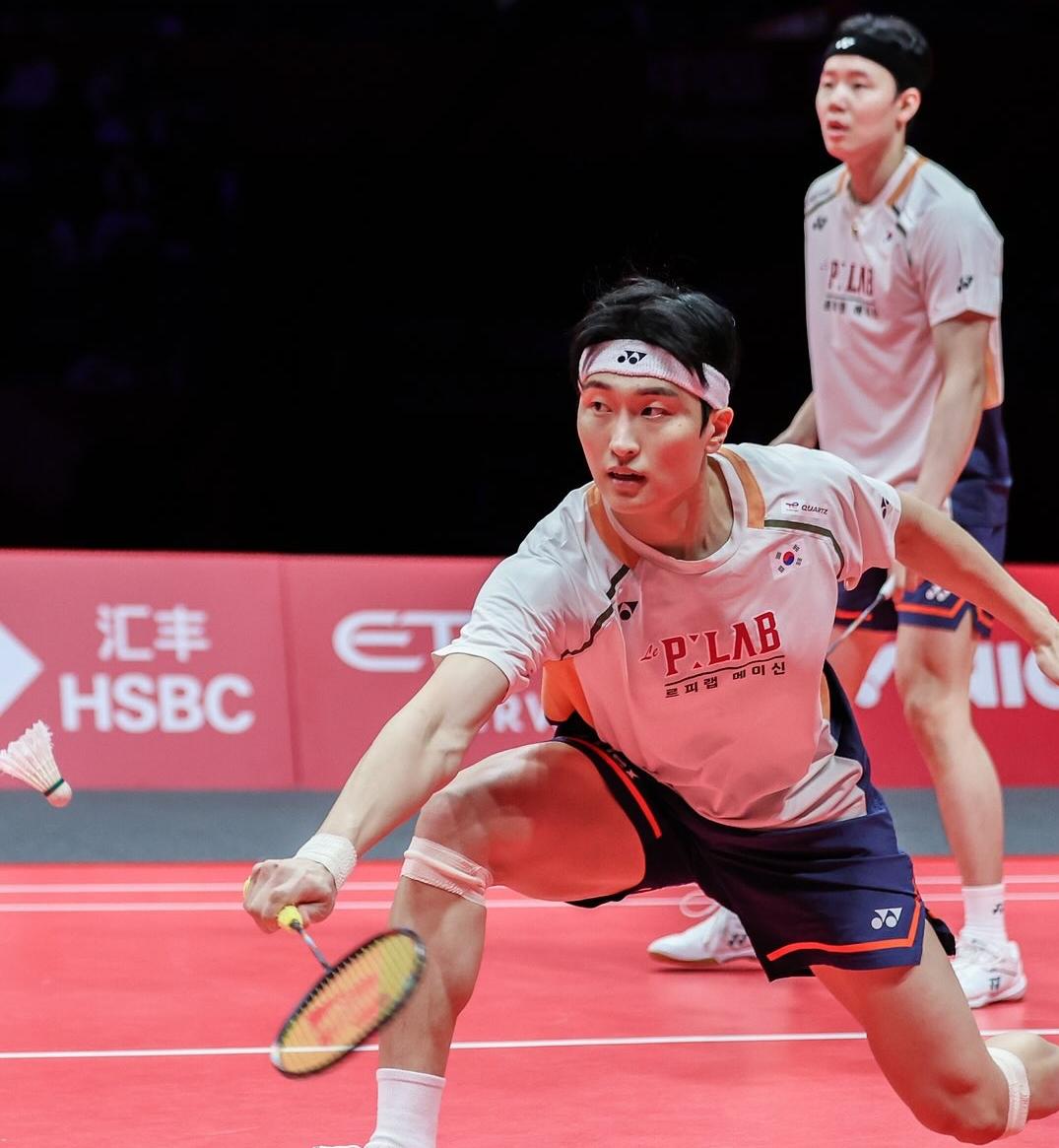 去年徐承宰/金元浩豪取11个冠军，几乎拿遍了高级别赛事冠军，但却在去年亚锦赛两轮