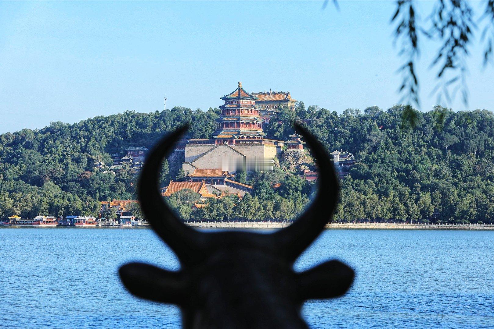 清晨的北京颐和园十七孔桥摄影​​​