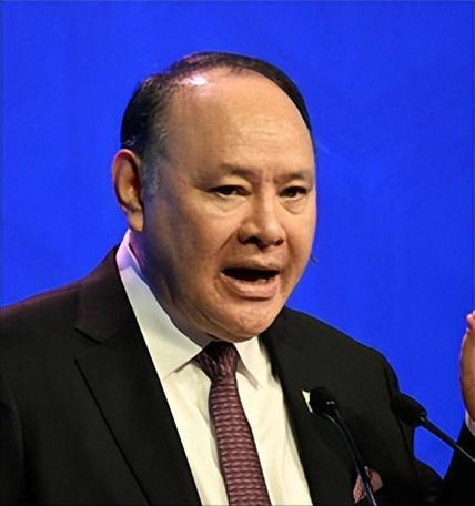 菲律宾攻击中国海警的幕后主使，华裔防长特奥多罗！前不久刚被中国制裁，外国防长第一