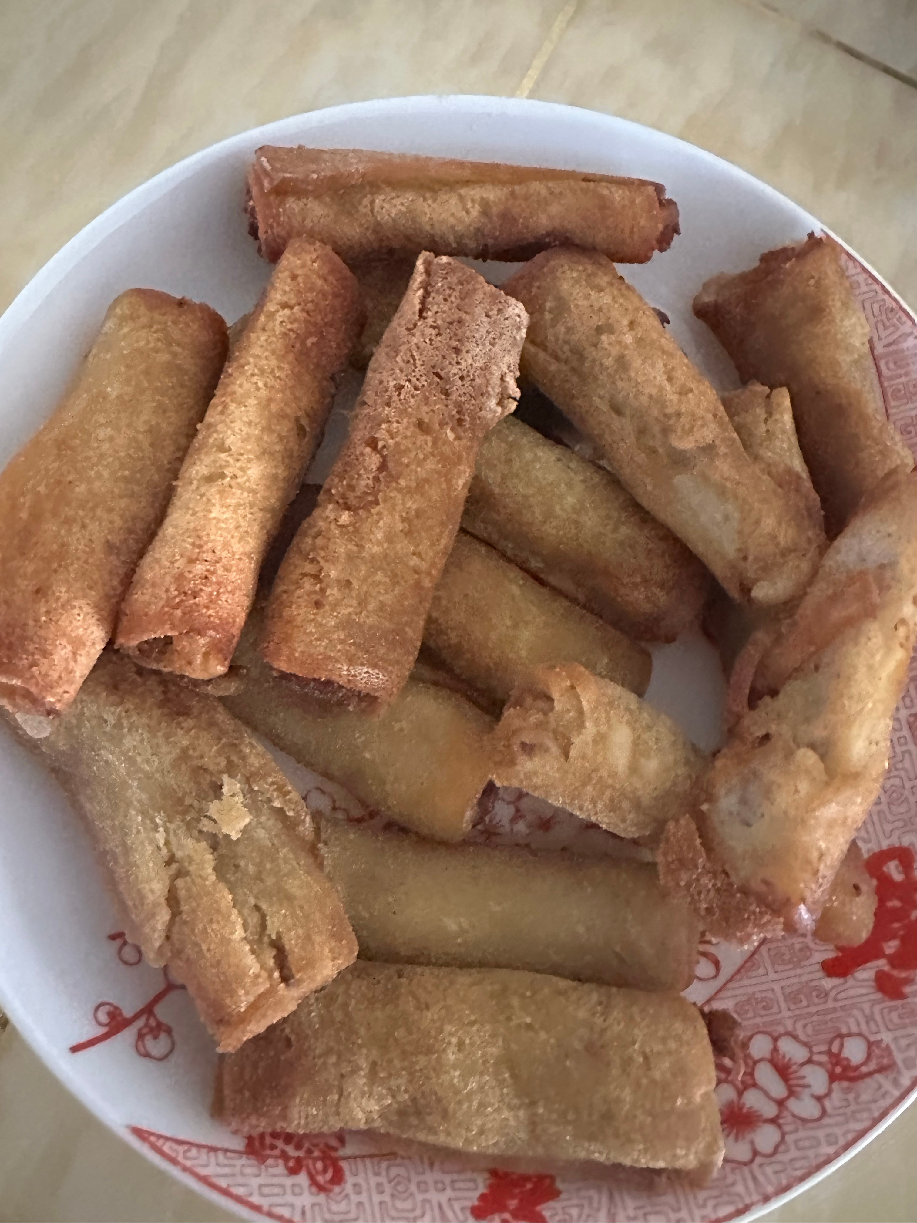 刚炸出来的，还蛮好吃的，真的很不错的耶！味道巴适得很！想吃嘛