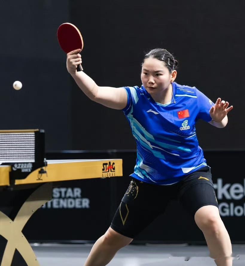 这次多哈球星挑战赛女队真不给力！一个奖杯都没有！特殊打法的何卓佳自家小姐妹也