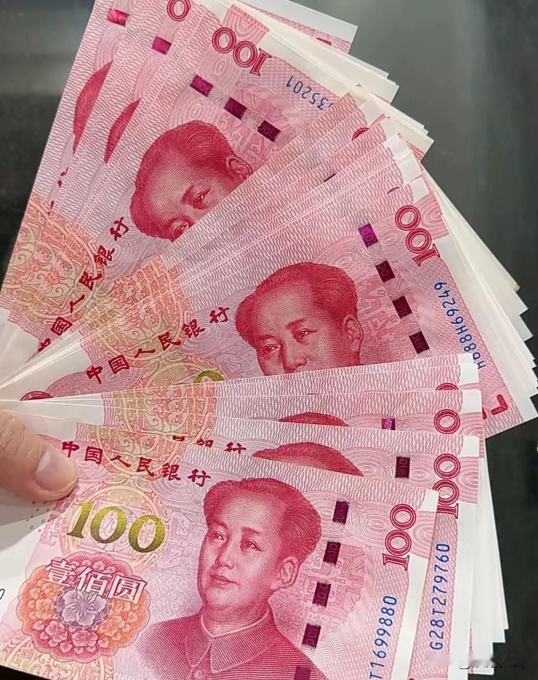 好消息！明年要给大家涨工资。去年经济会议时说要推动中低收入者增收减负，今年是