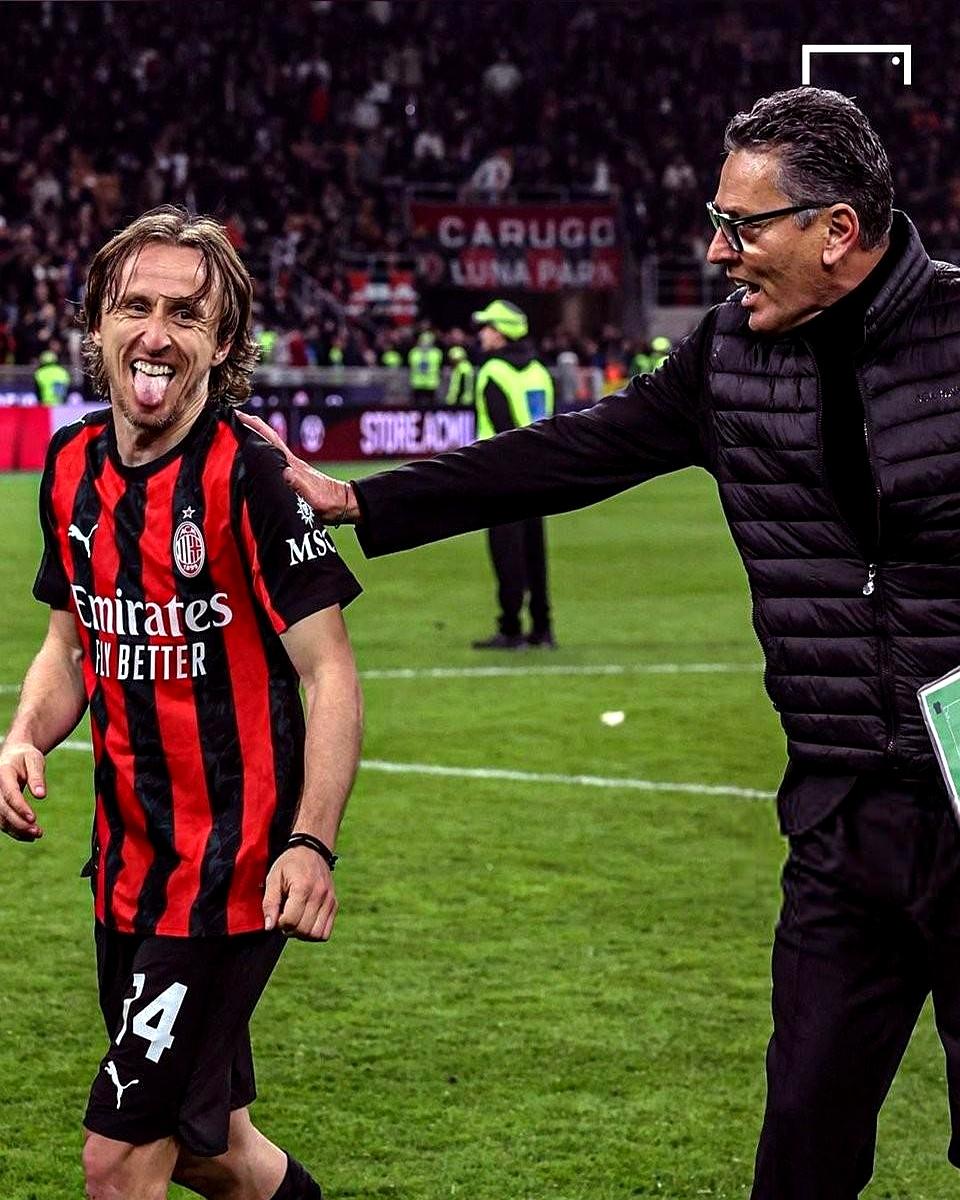 米兰全队赢下米兰德比后，在更衣室硬等了10分钟才敢开庆祝酒。就为等被采访拖了