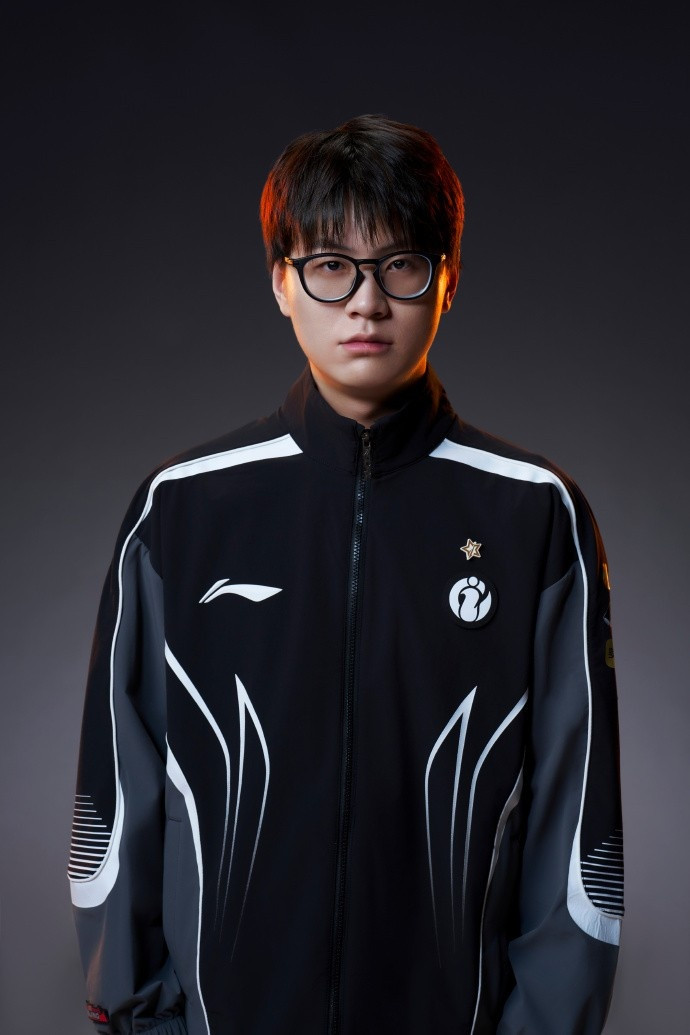 LPL发布IG S15定妆照: 信念为铠, 此战留名!