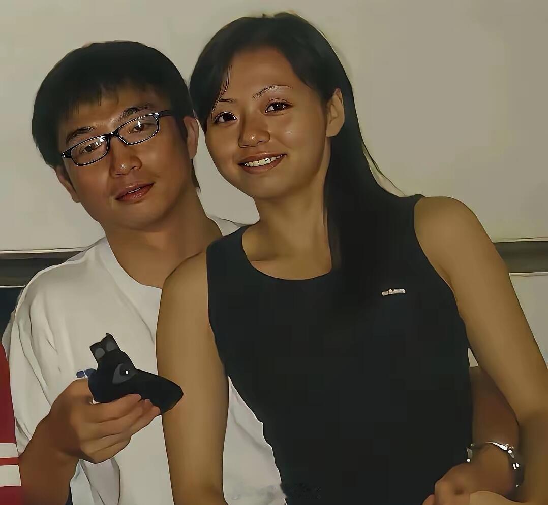 张靓颖早年的合影