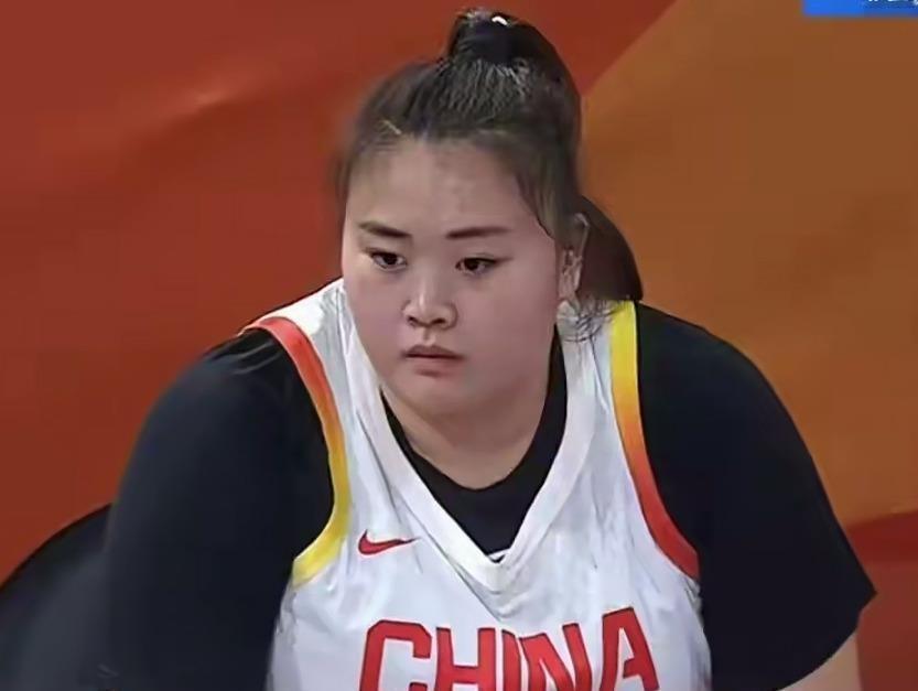 刘禹彤被换下后没回头，教练追着说话她没回应，从那之后亚运会一秒钟没再上过。打蒙古