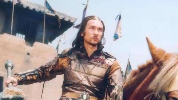 南宋年间，广平郡王孔彦舟爱上了自己的女儿，为了娶女儿为妻，就把小妾扔到军营中，让