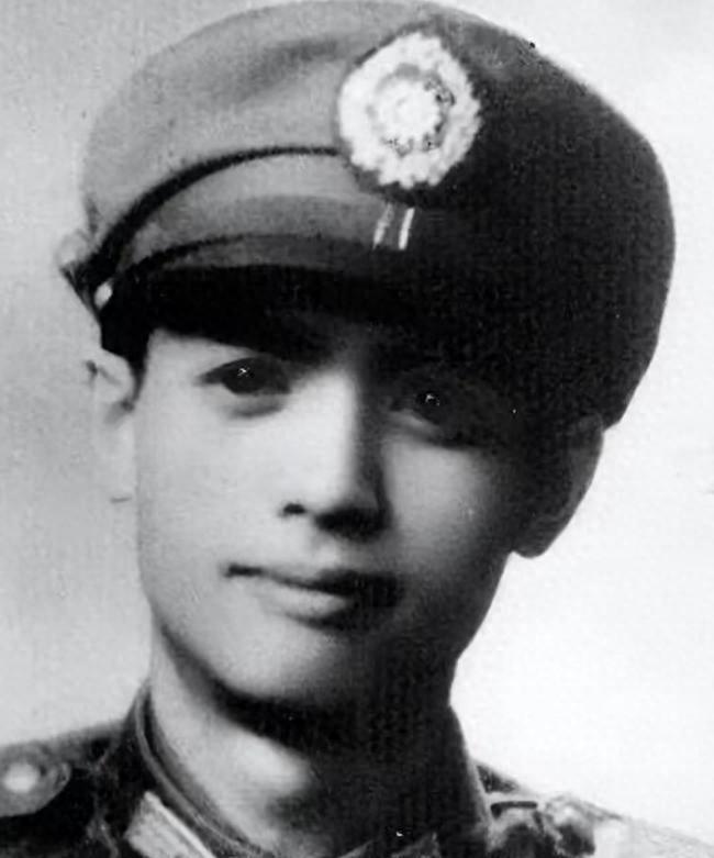 1949年深秋，成都。青砖小楼里，哭声撕心裂肺。国民党陆军中将韩任民，手握两千守