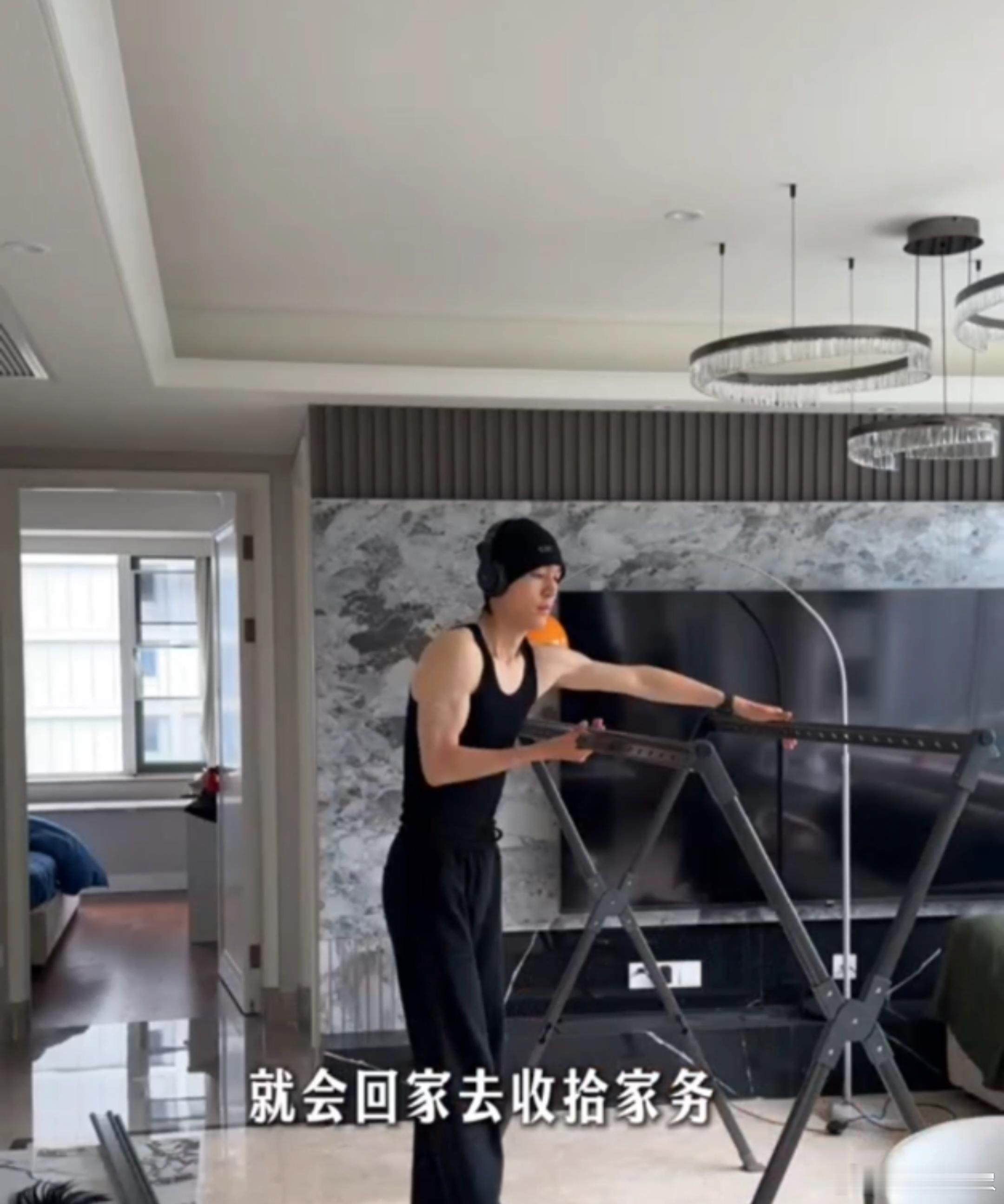 向佐终于迎来自己的回旋镖向太力捧投资超6亿仍难火，婚后争议不断还被曝夜店事件，曾