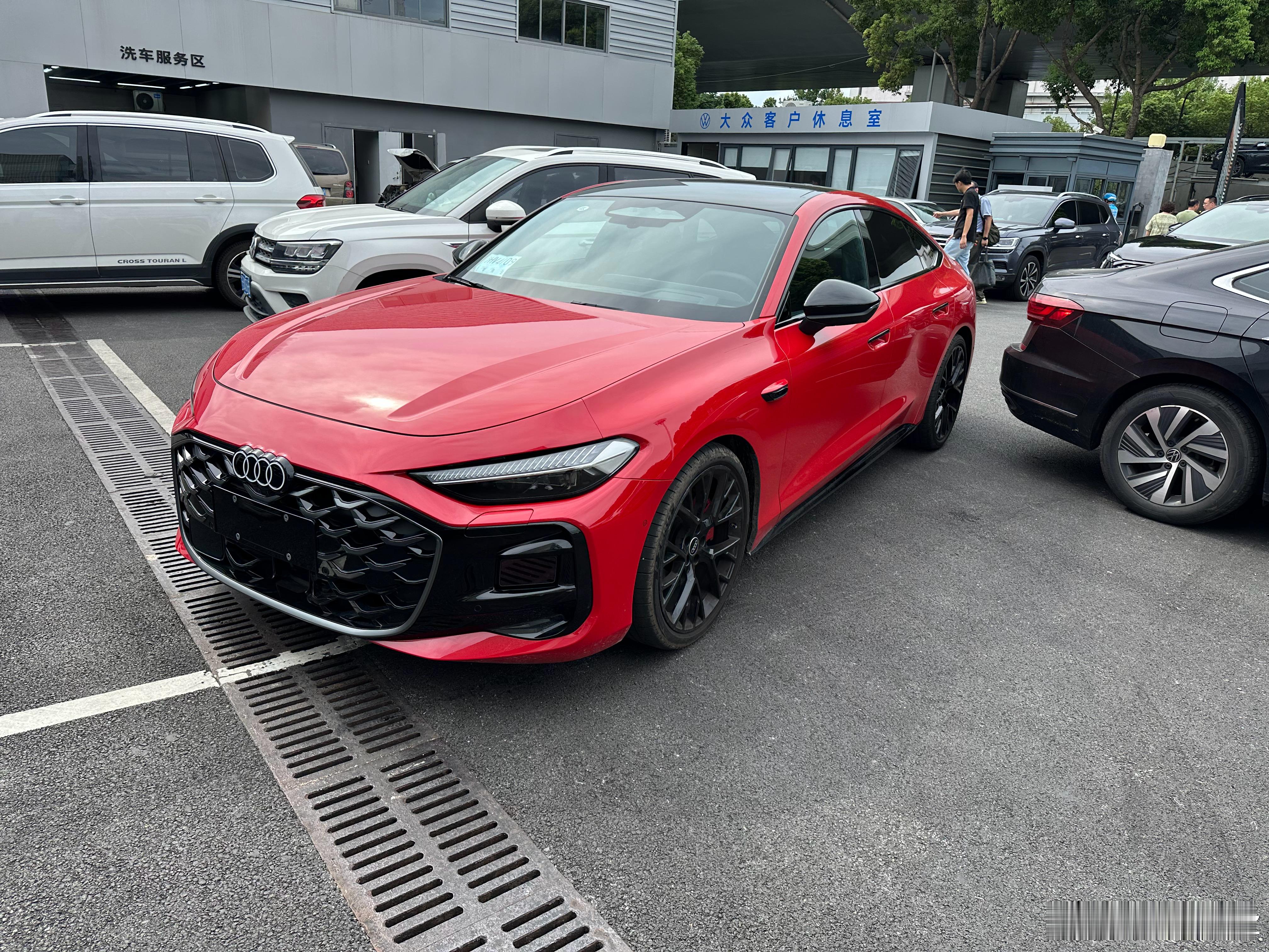 A5LSpb四驱首发限量（带CDC）：虽然长得很运动很战斗，看着一副火辣辣比