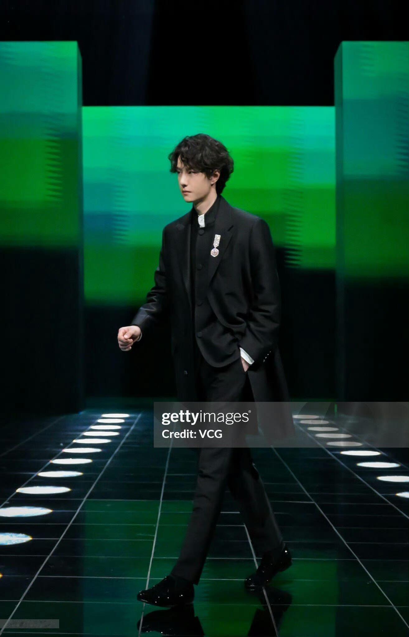 王一博我以为是谁家站姐原来是G社生图！？王一博真的是在各个地方发光