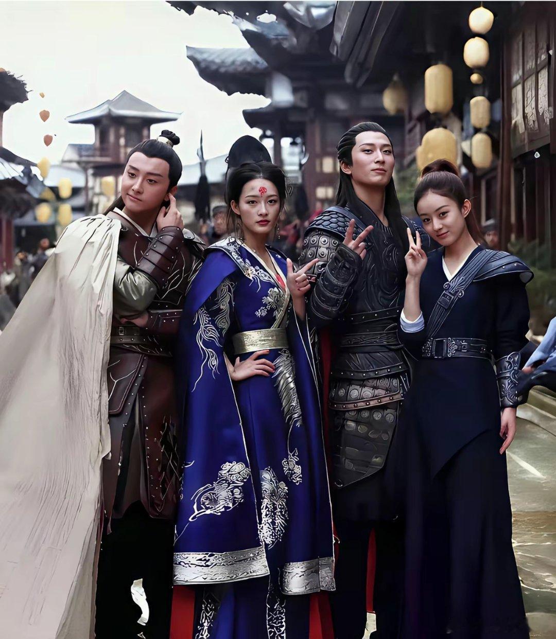 原班人马没回归，热搜却先炸了。张萌直播里提到，新剧《冰湖重生》原本想请赵丽颖、林