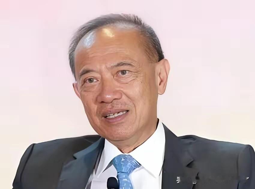 终于有人说出了大实话！新加坡前外长杨荣文说：不要看美国动不动就威胁中国、制裁中国