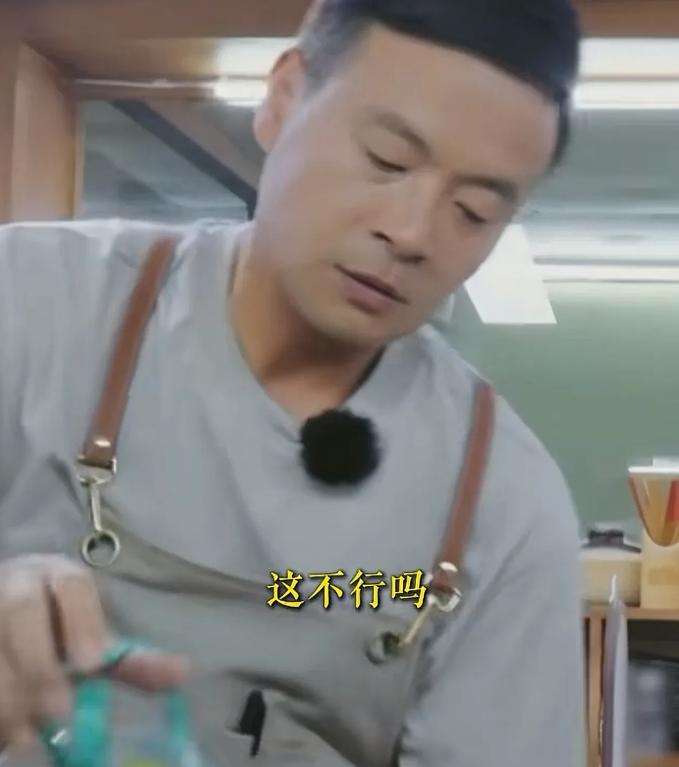 8月7日，《中餐厅·南洋拾光季》里一盘再普通不过的番茄炒蛋，硬是把王俊凯和林述巍
