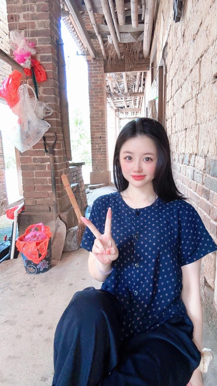 奶奶变老了，变得话少了