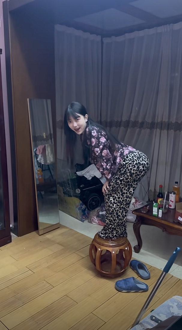 老婆买的裤子真的老年间的老艺术家穿搭[裂开]