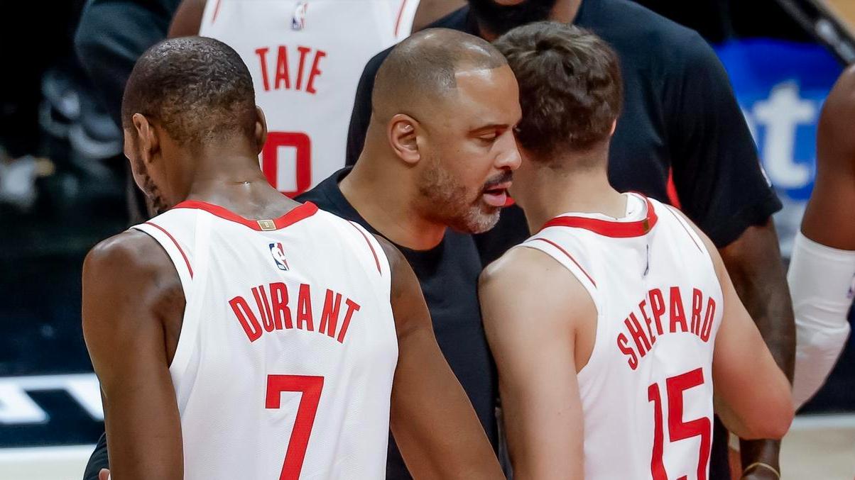 火箭队逆转大胜：4大关键变化，重用一人成效显著