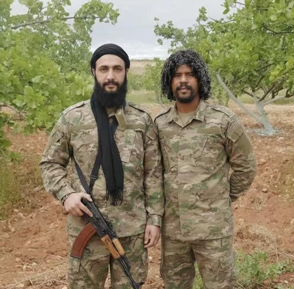 只要活得足够长，果然机会就会更多！朱拉尼当恐怖分子的时候，躲过去美俄几十次定点清