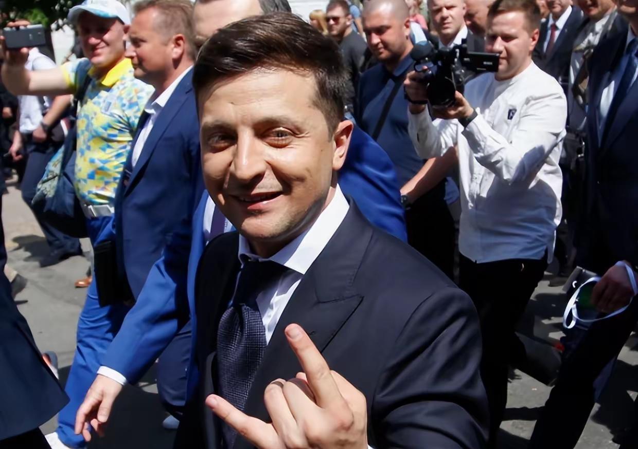 一个奇妙的事！有一篇网文，说的是乌克兰总统泽连斯基的集团，宁愿毁了乌克兰也不愿