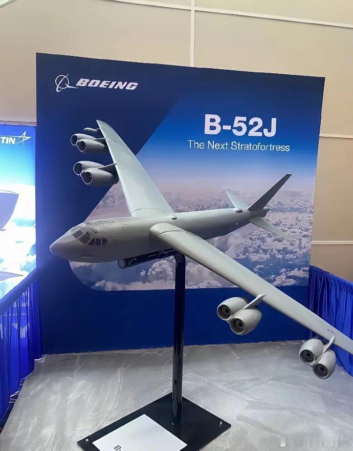 B-52同温层堡垒轰炸机，越战名噪一时，感觉跟六爷差不多，留给B52的字母也不多