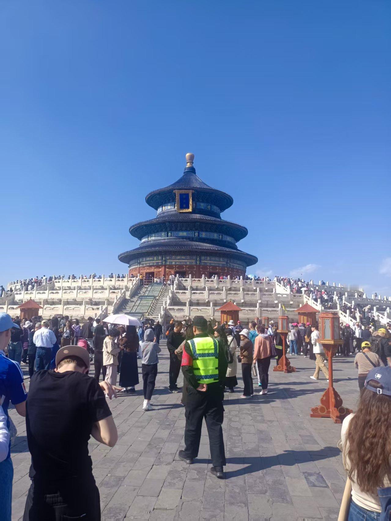 有人说关于天津赖老师的事儿，举了一个例子，我们先不说谁对谁错，就一个网友说的这