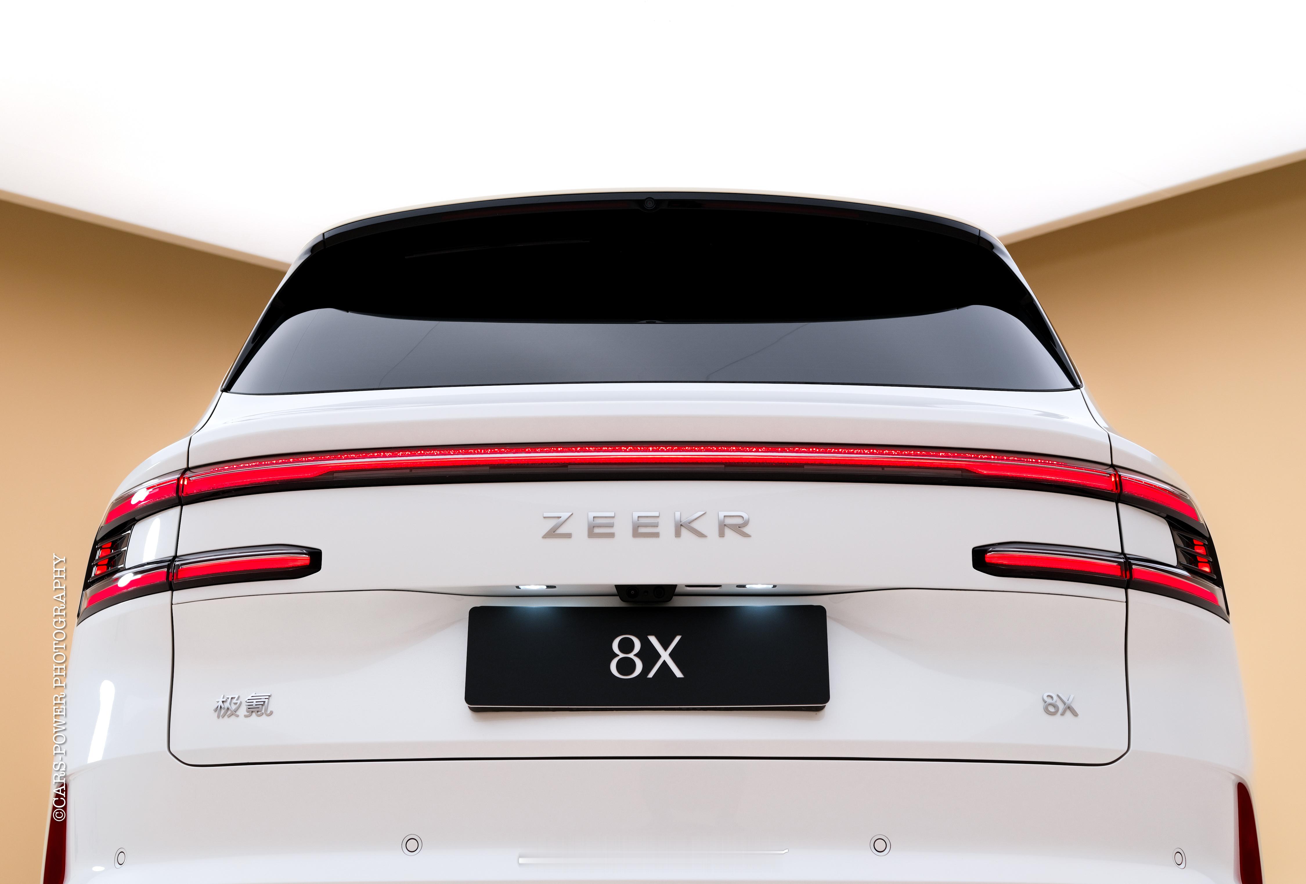 终于拍到量产版实车了📷📷📷2026年度重磅SUV极氪SEA-S超级电混架