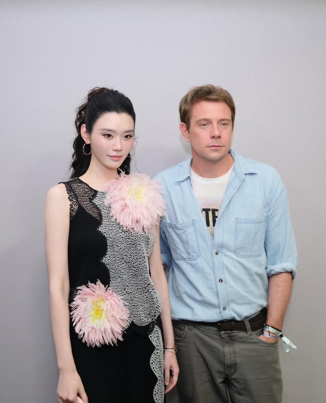 婚姻选对人真的很重要，不然你们看奚梦瑶和梁洛施，同样是豪门阔太，有老公宠有婆婆撑
