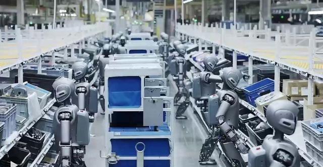 美国AI明明比中国强，为啥就是用不到工厂里？有个叫乔纳斯·纳姆的美国教授，是约翰