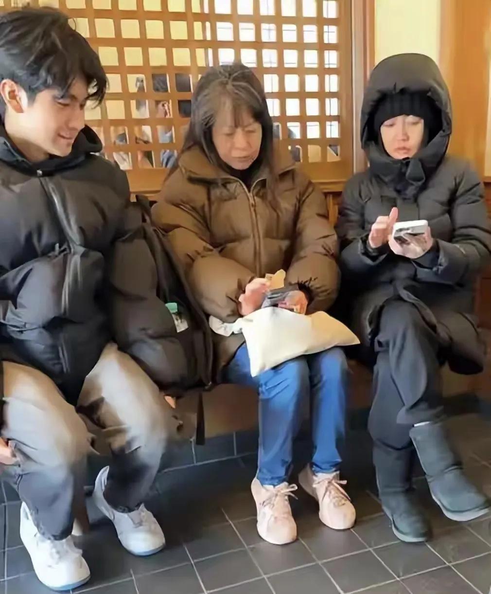 感觉小S如果可以抚养汪希玥汪希箖的话，是大S子女的福报。虽然不少人不喜欢小S，觉