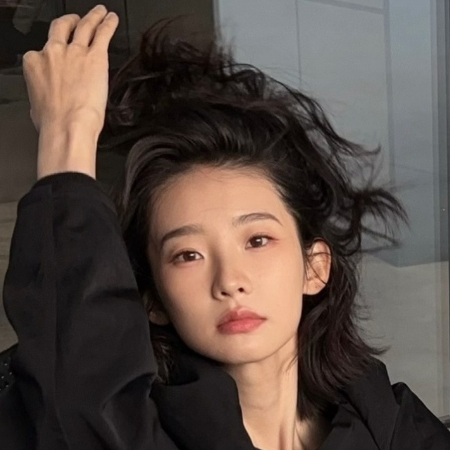 此女如此之美，时代峰峻团队是失心疯了吗对张艺凡这么不上心[红脸笑][点踩]​​​