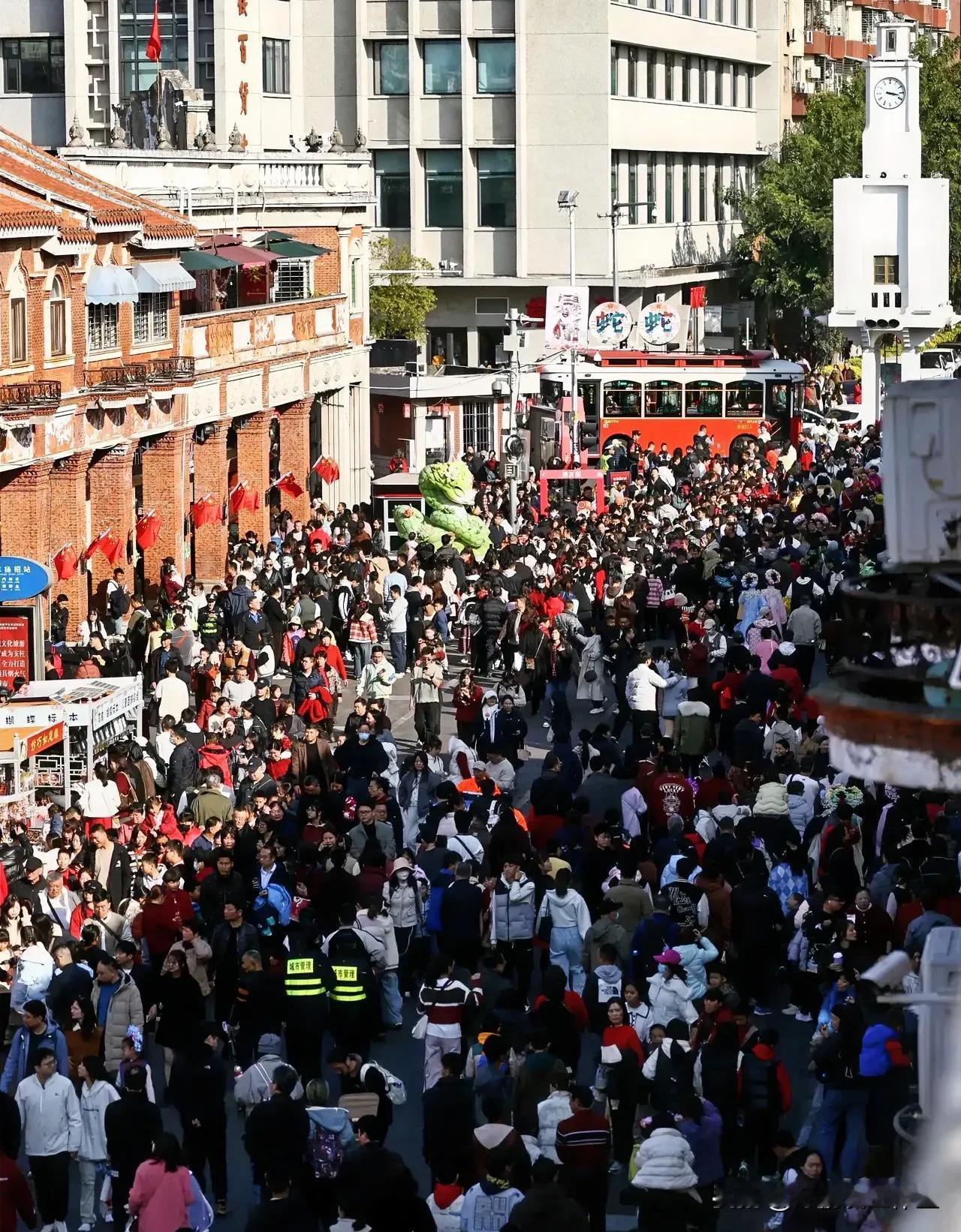 泉州数据是不是作假？春节游客破千万，旅游收入破百亿，西街游客破百万，入选全国各类