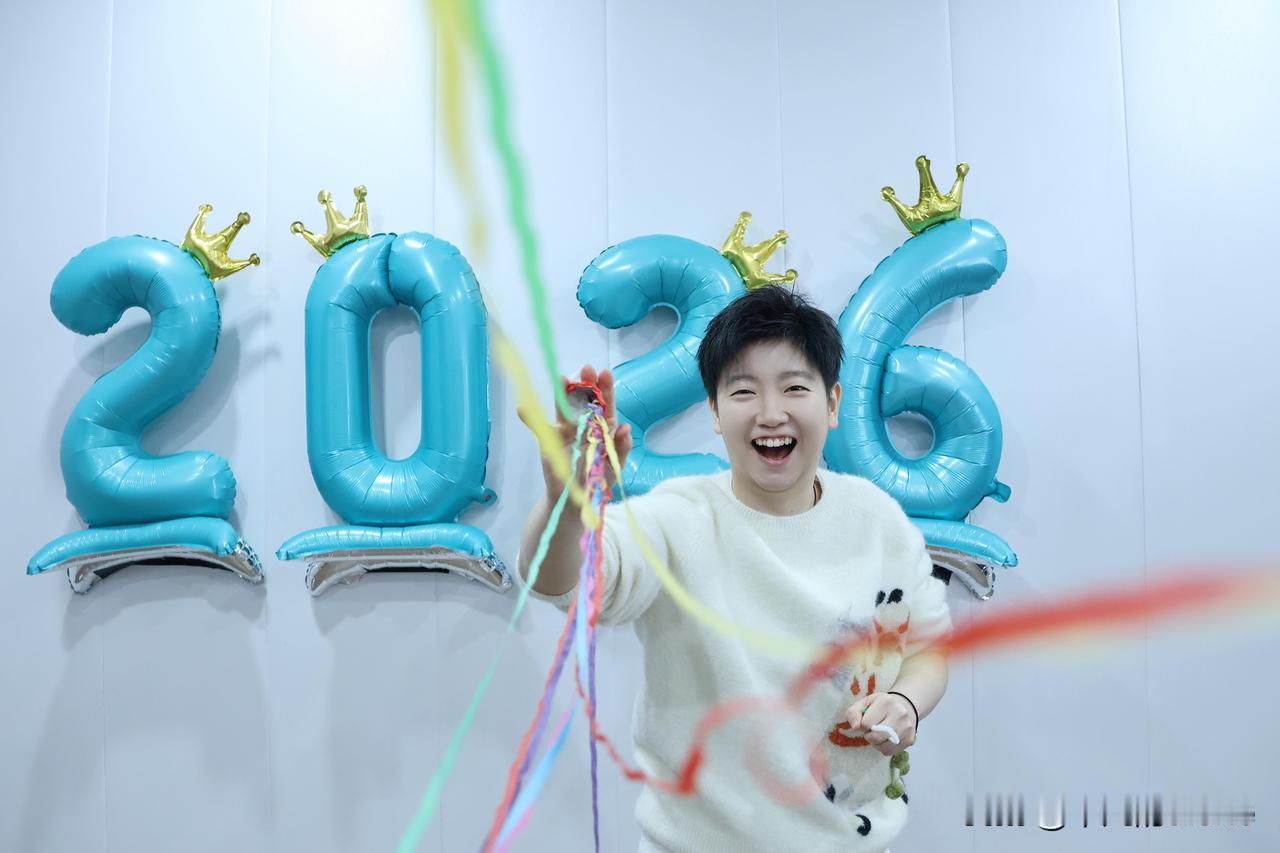 2月16日，孙颖莎更新动态，并配文“祝大家春节快乐，新的一年，带着热爱继续出发”