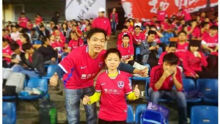 41806人! “渝超”最高上座人数纪录诞生