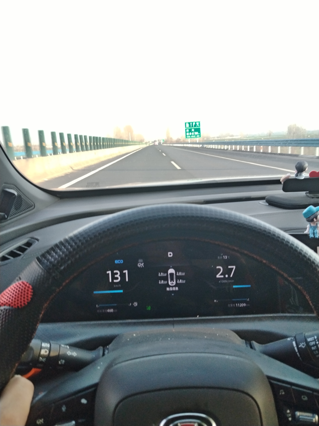 长安UNT胎压跑高速从2.6跑到了3.0不会爆胎吗？吓得我赶紧从140码降到7