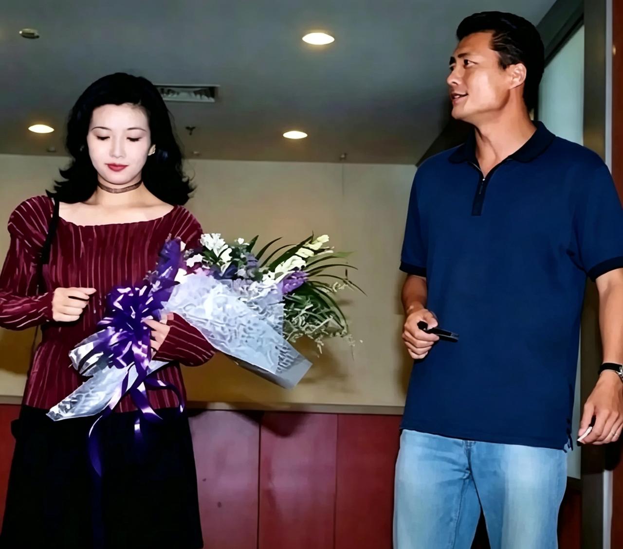 你见过没有美颜、没有精修，却让人看一眼就挪不开视线的老照片吗？江珊和高曙光早年
